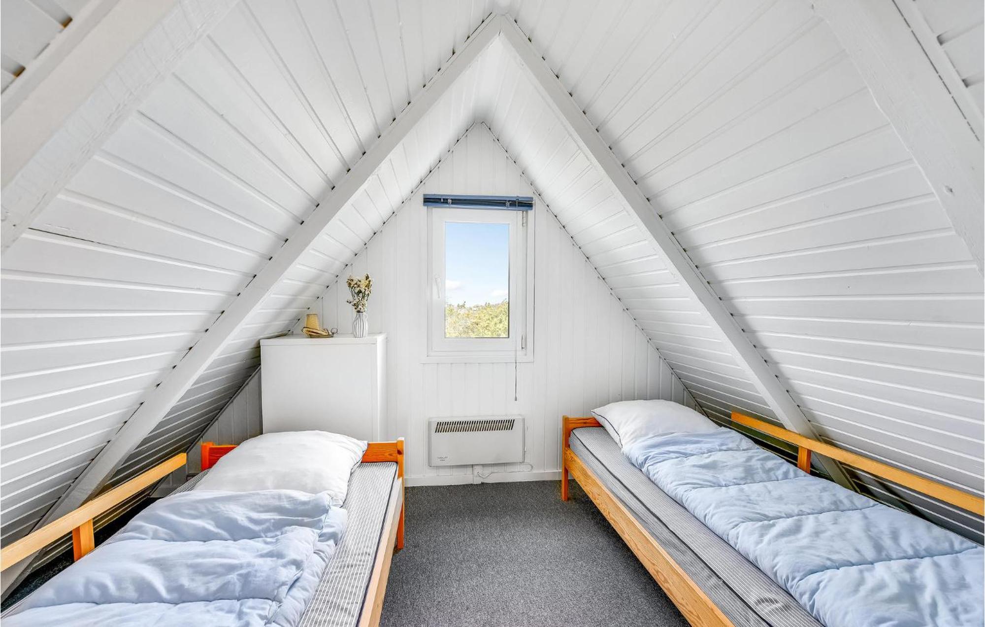 Cozy Home In Hvide Sande Bjerregård Esterno foto
